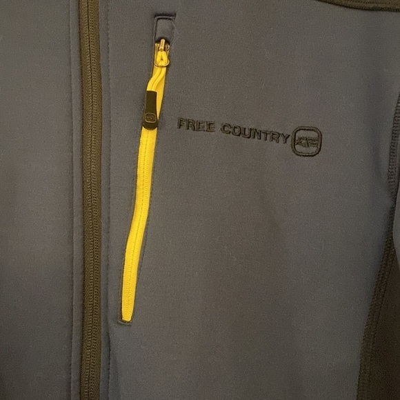 Free Country Zip-Up - Picture 2 of 3